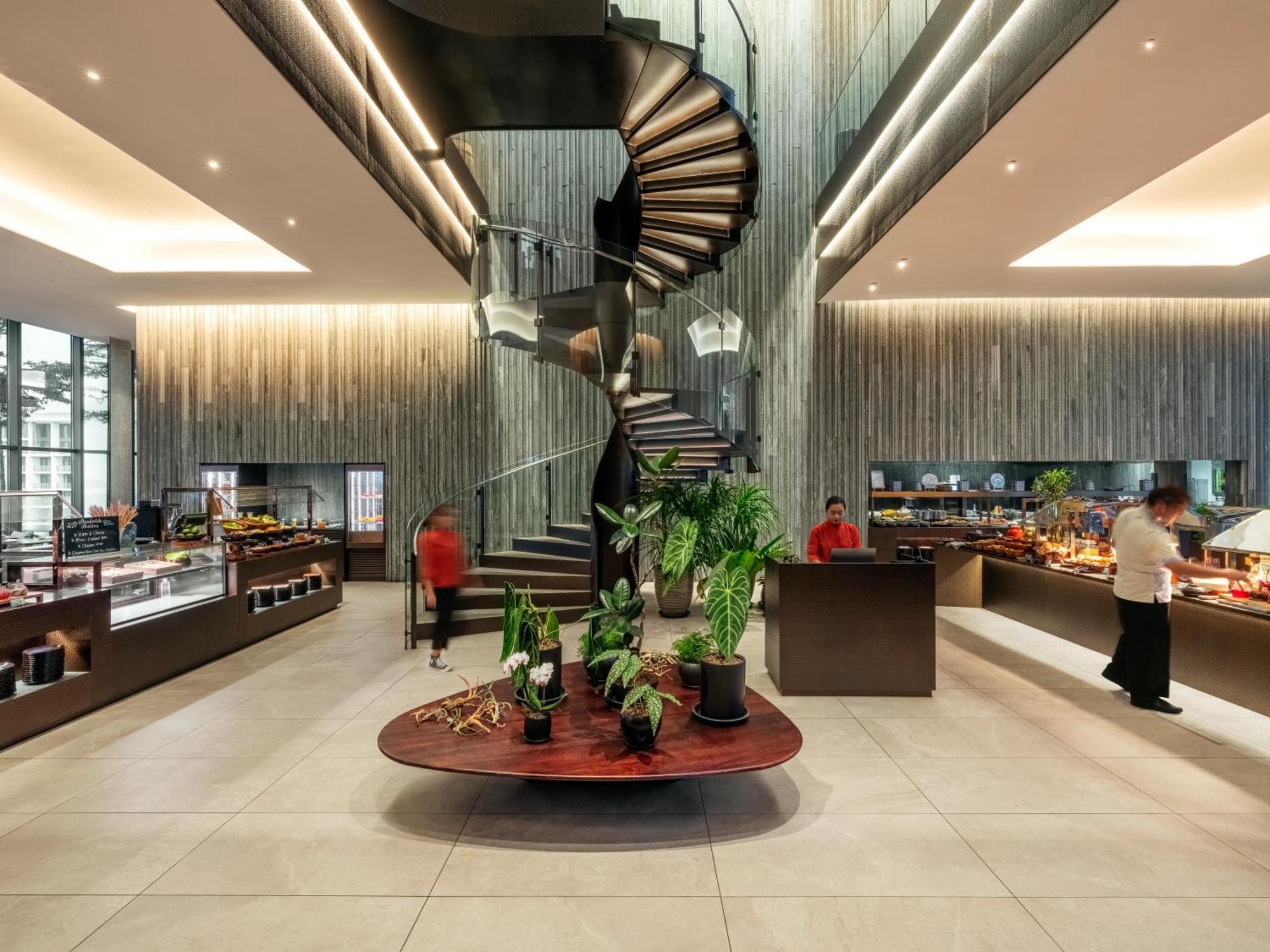 Hyatt Centric Kota Kinabalu Hotel Ngoại thất bức ảnh The interior of the lounge